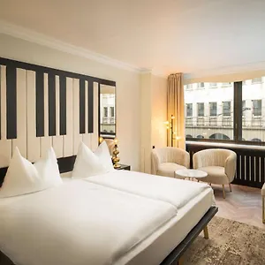4* Hotell Elaya City Center